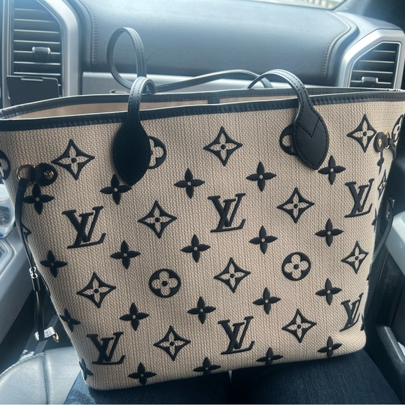 Louis Vuitton Neverful Beige Tote - Picture 1 of 14